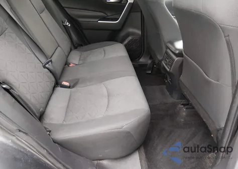 2021 Toyota Rav4 Xle z USA, uszkodzony, nr VIN 2T3P1RFV6MC185208